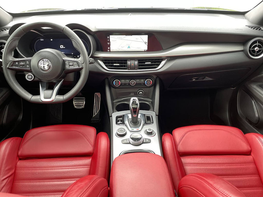 Thumbnail: 2024 Alfa Romeo Stelvio - 10