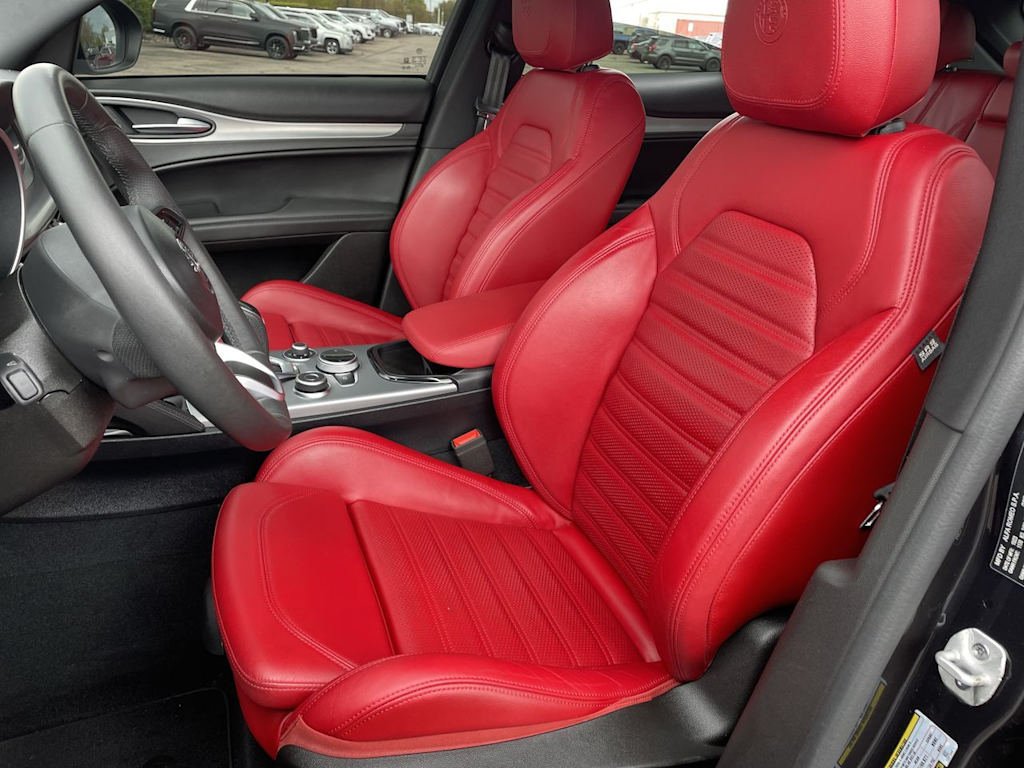 Thumbnail: 2024 Alfa Romeo Stelvio - 11
