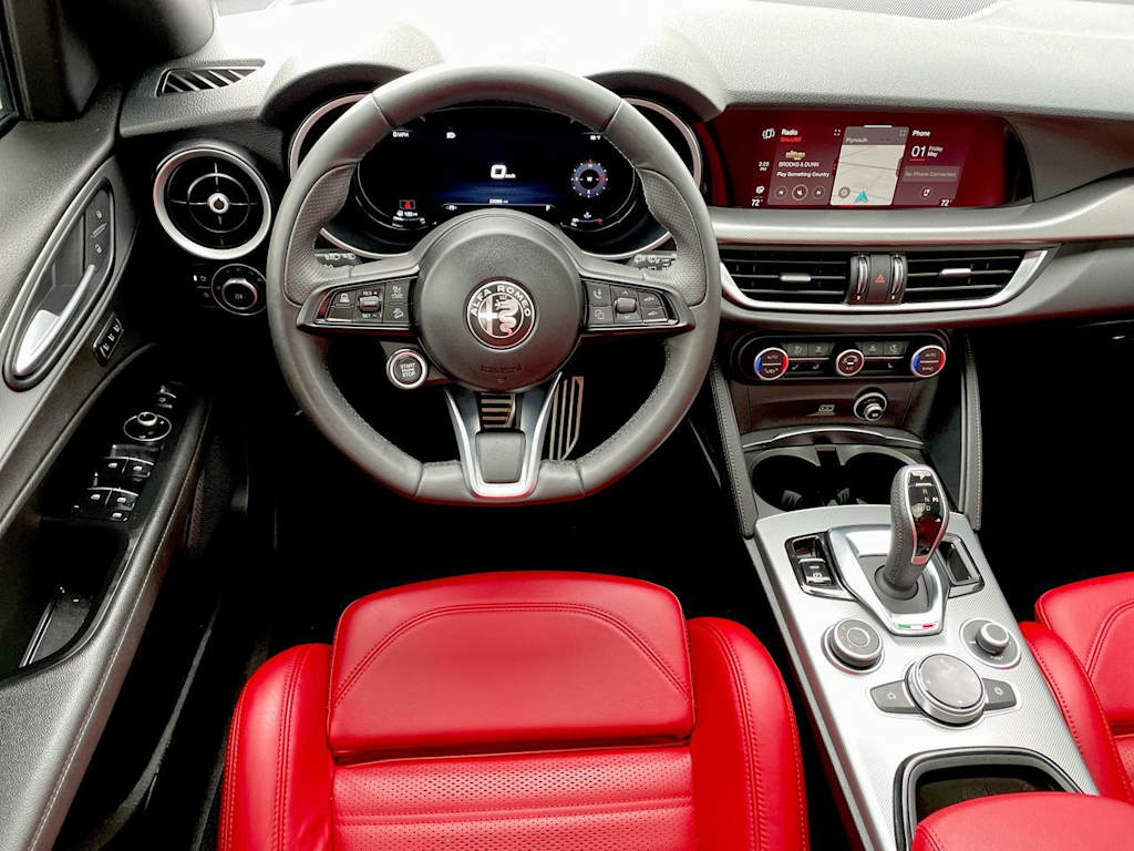 Thumbnail: 2024 Alfa Romeo Stelvio - 2
