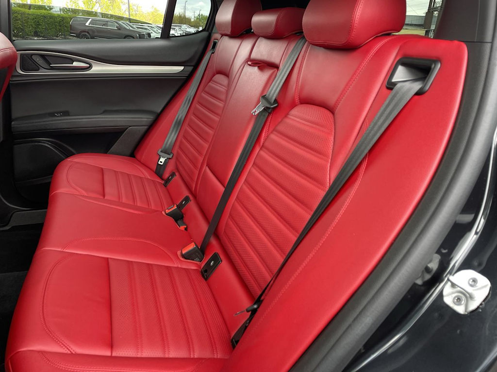 Thumbnail: 2024 Alfa Romeo Stelvio - 27
