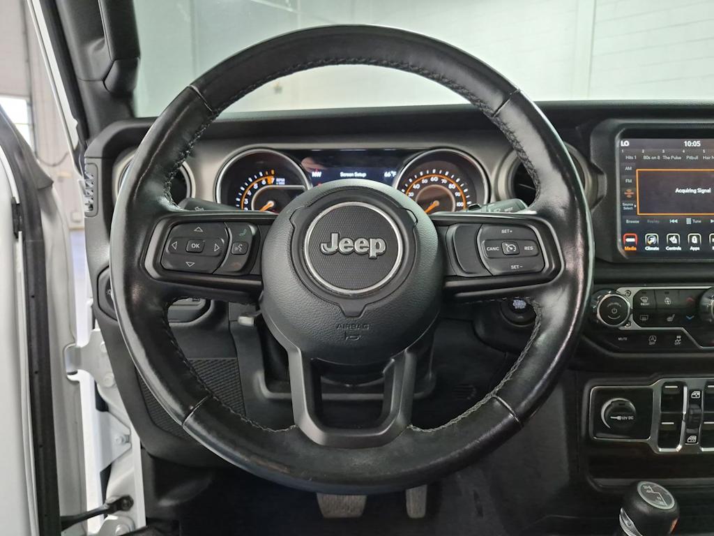Thumbnail: 2022 Jeep Wrangler - 14