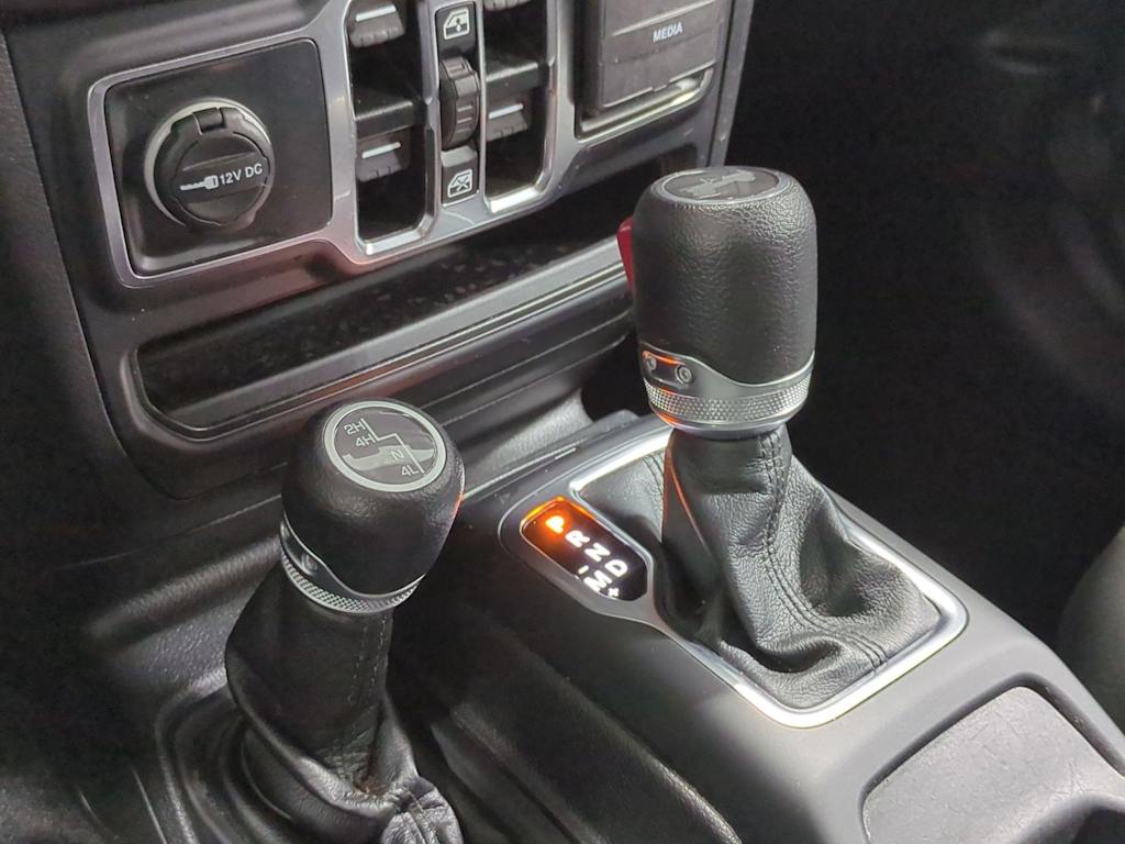 Thumbnail: 2022 Jeep Wrangler - 15