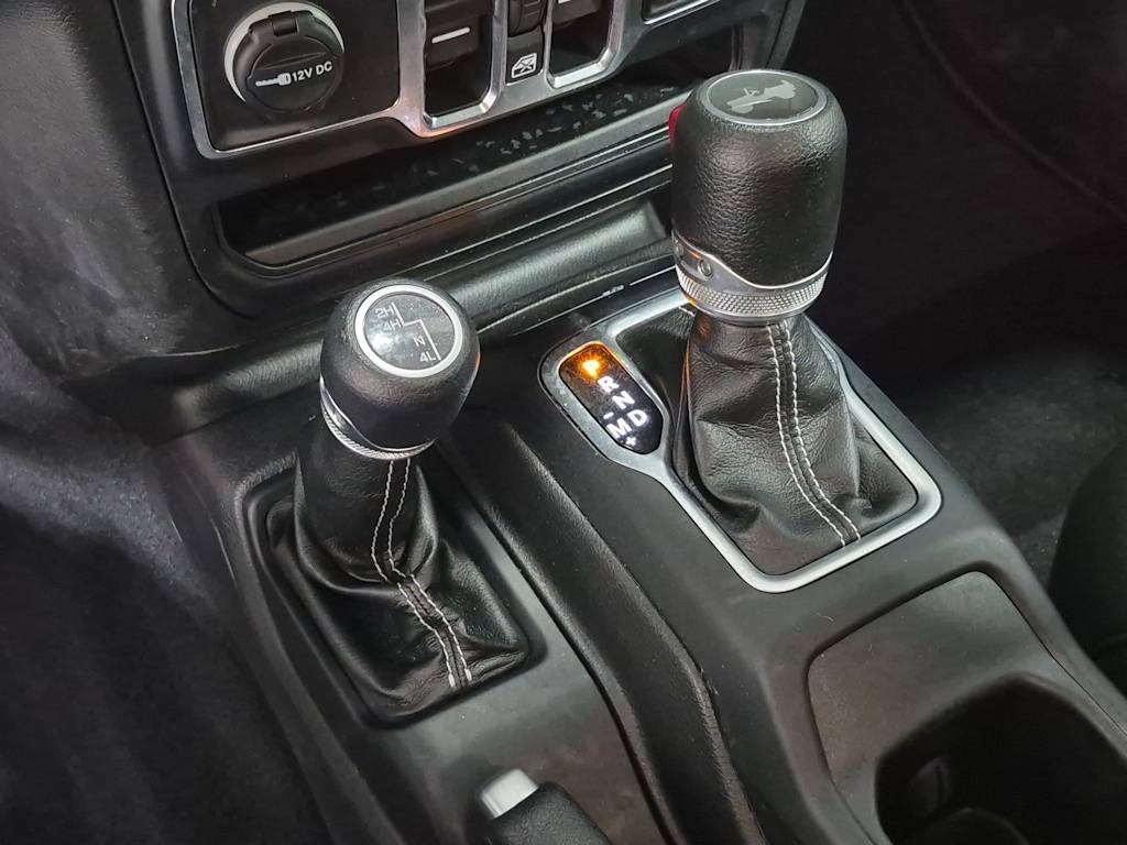 Thumbnail: 2022 Jeep Wrangler - 15