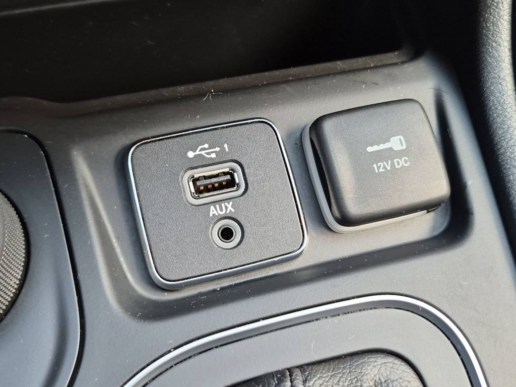 Thumbnail: 2022 Jeep Cherokee - 34