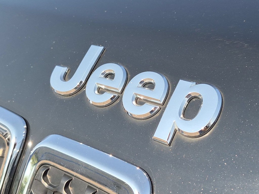 Thumbnail: 2022 Jeep Cherokee - 7