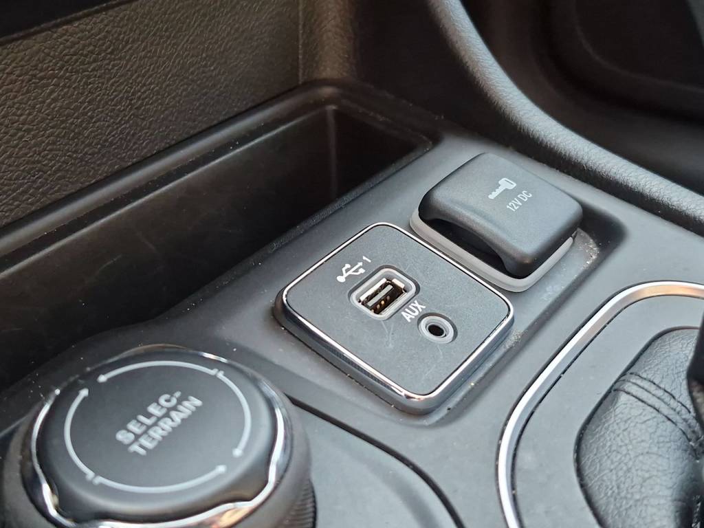 Thumbnail: 2022 Jeep Cherokee - 34