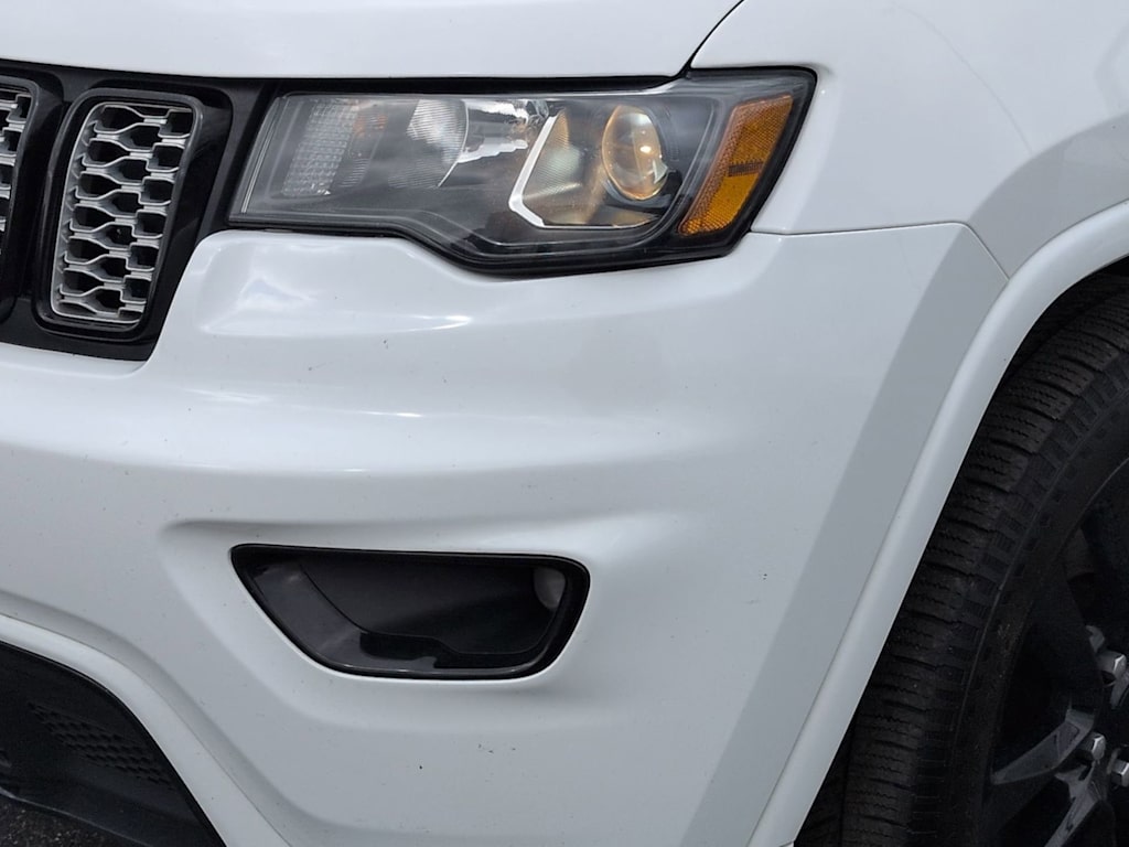 Thumbnail: 2021 Jeep Grand Cherokee - 24