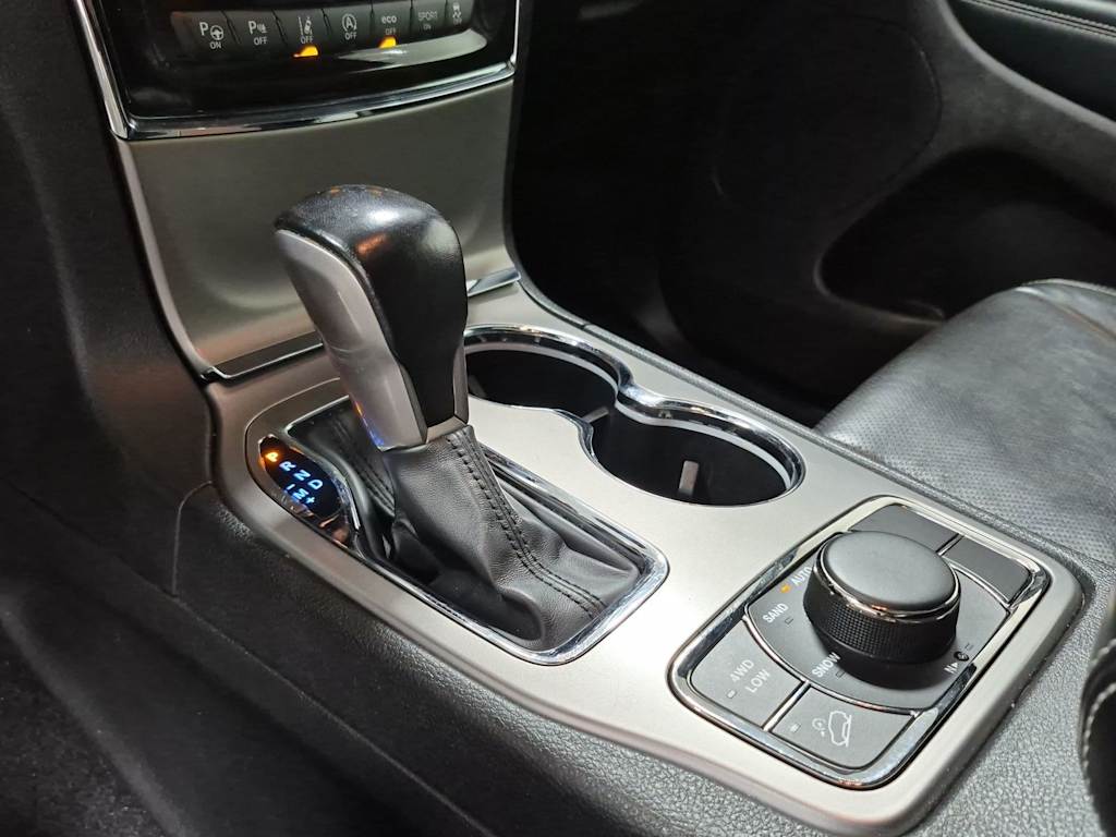 Thumbnail: 2021 Jeep Grand Cherokee - 16
