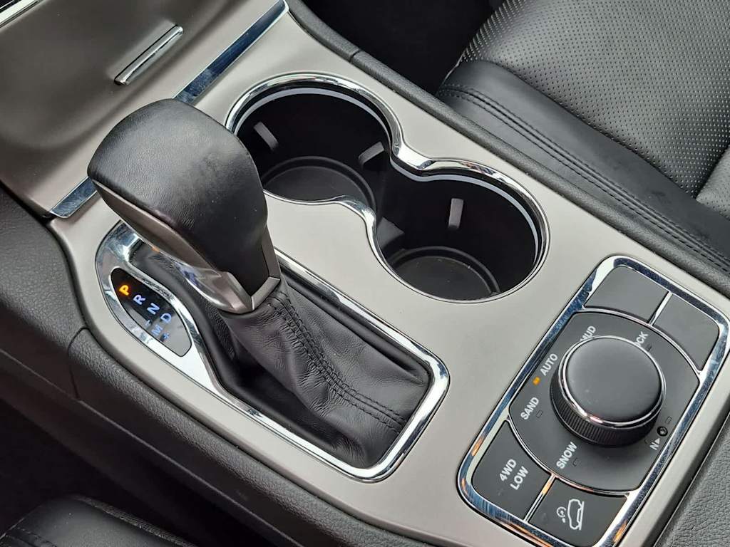 Thumbnail: 2021 Jeep Grand Cherokee - 17