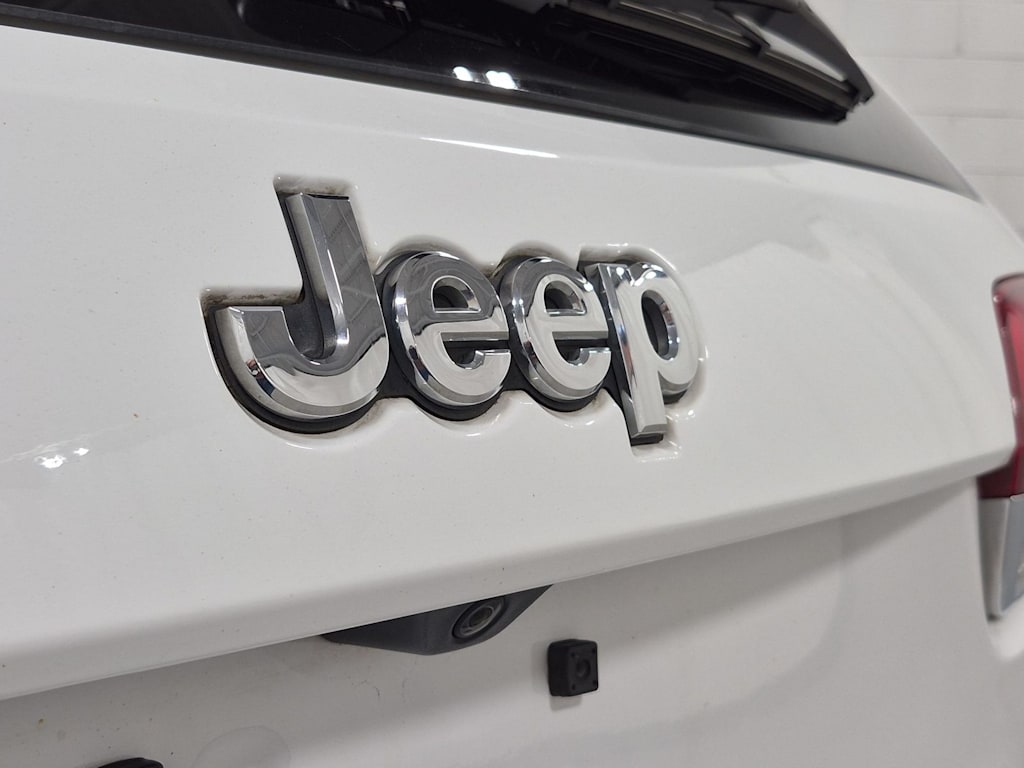 Thumbnail: 2018 Jeep Grand Cherokee - 7