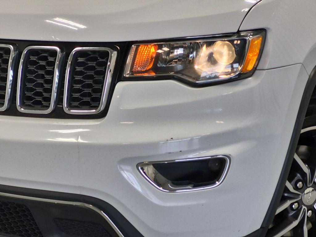 Thumbnail: 2018 Jeep Grand Cherokee - 24
