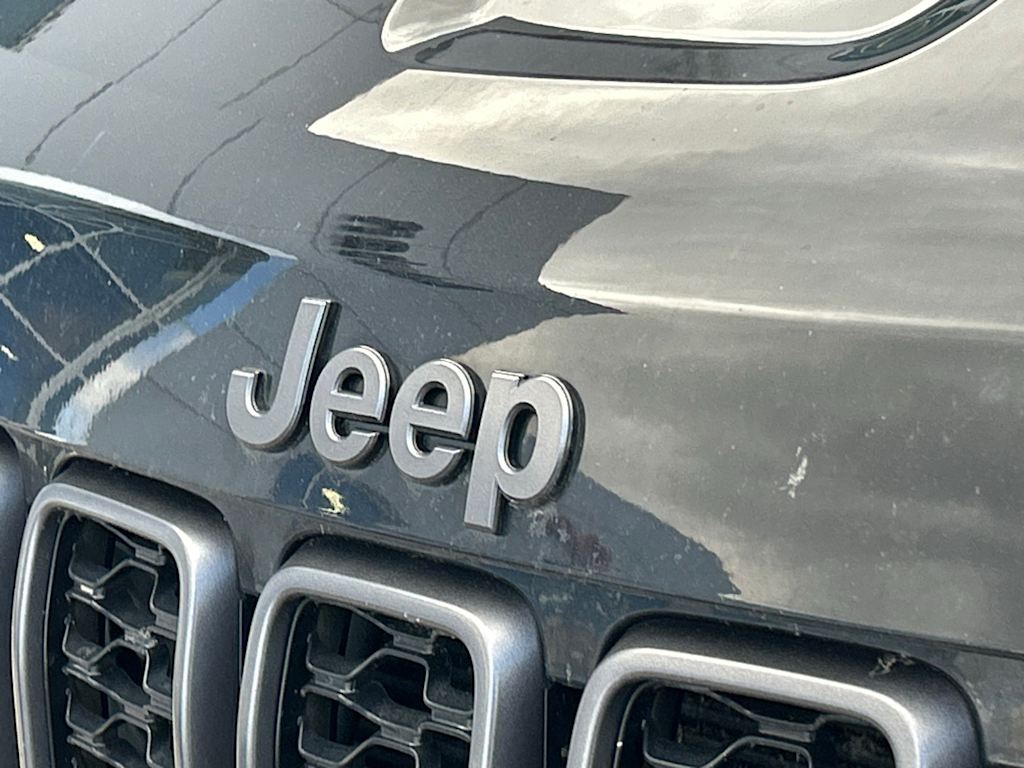 Thumbnail: 2021 Jeep Grand Cherokee - 21