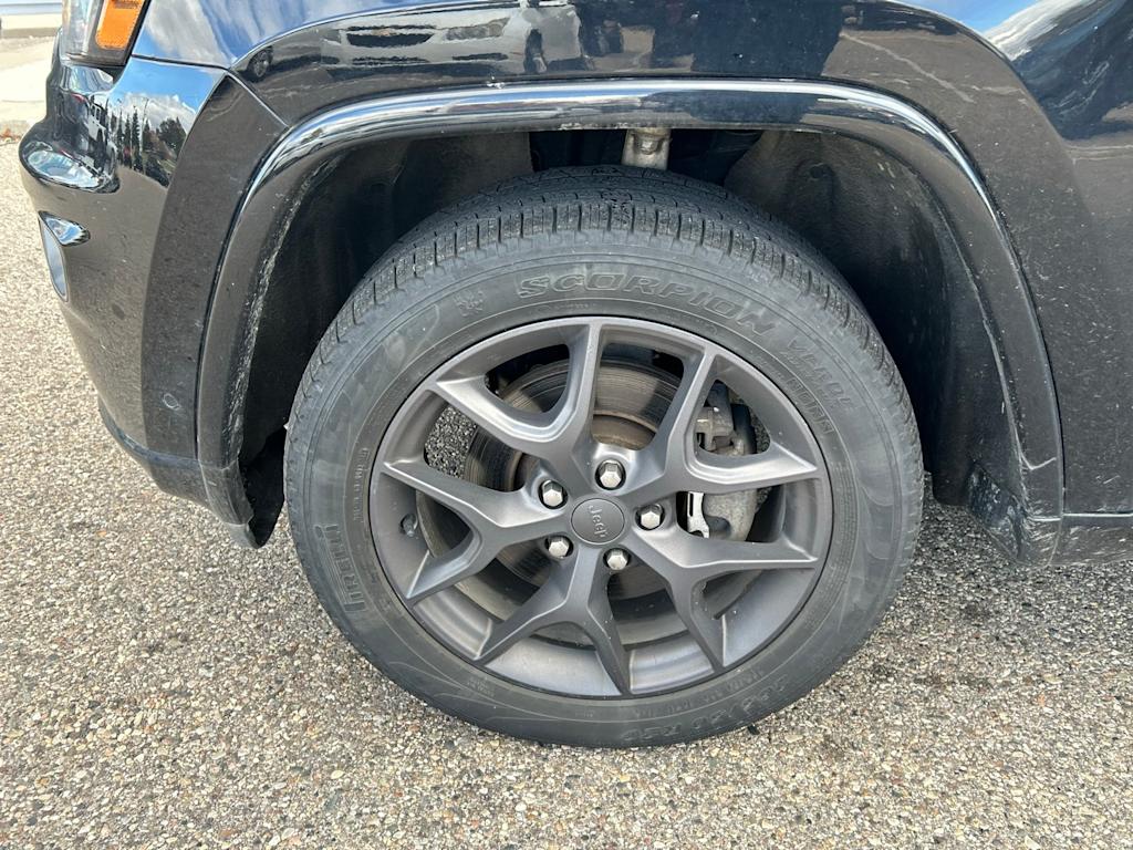 Thumbnail: 2021 Jeep Grand Cherokee - 22