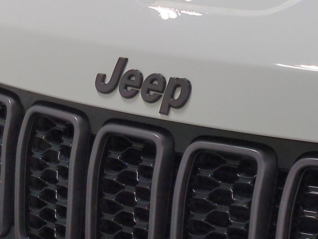 Thumbnail: 2021 Jeep Grand Cherokee - 7