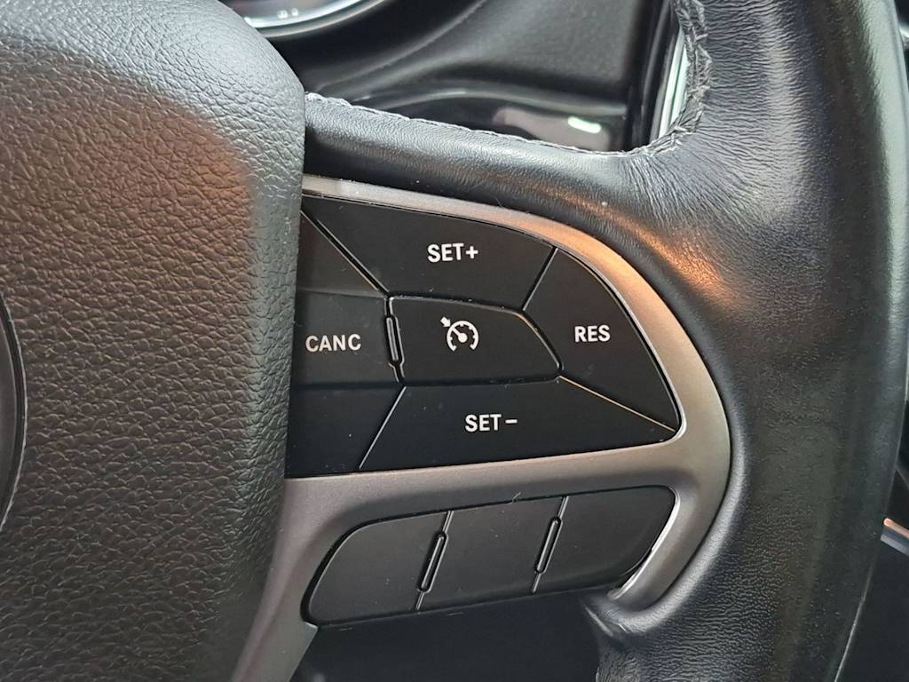 Thumbnail: 2020 Jeep Grand Cherokee - 32