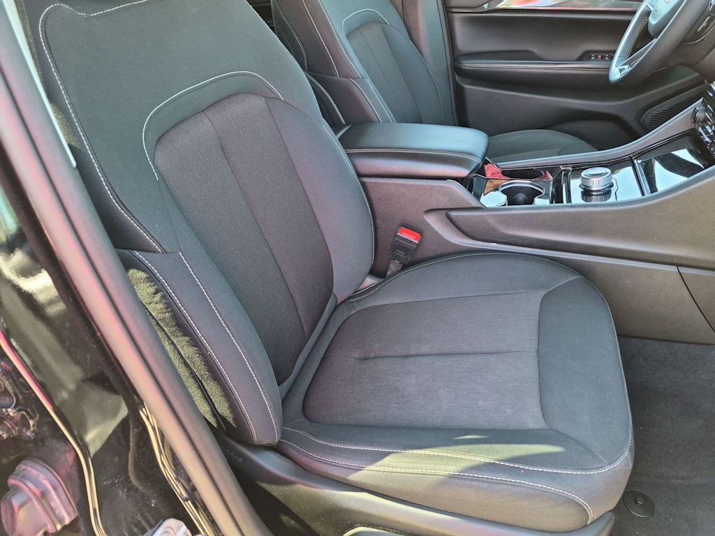 Thumbnail: 2023 Jeep Grand Cherokee - 11