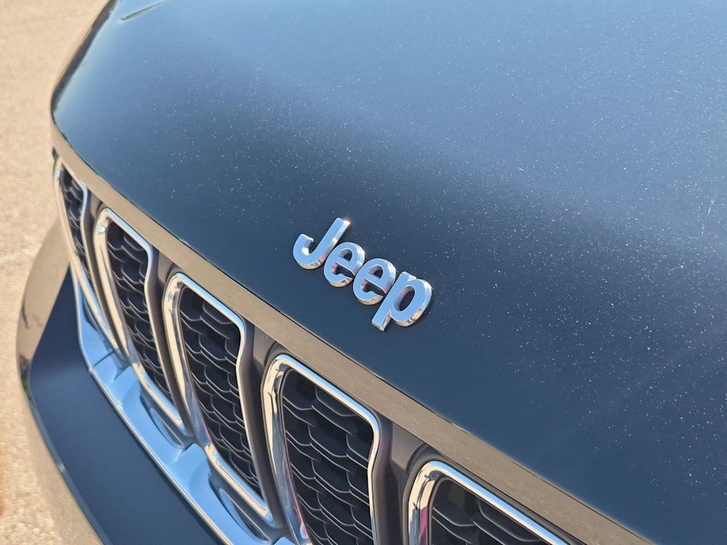 Thumbnail: 2023 Jeep Grand Cherokee - 7