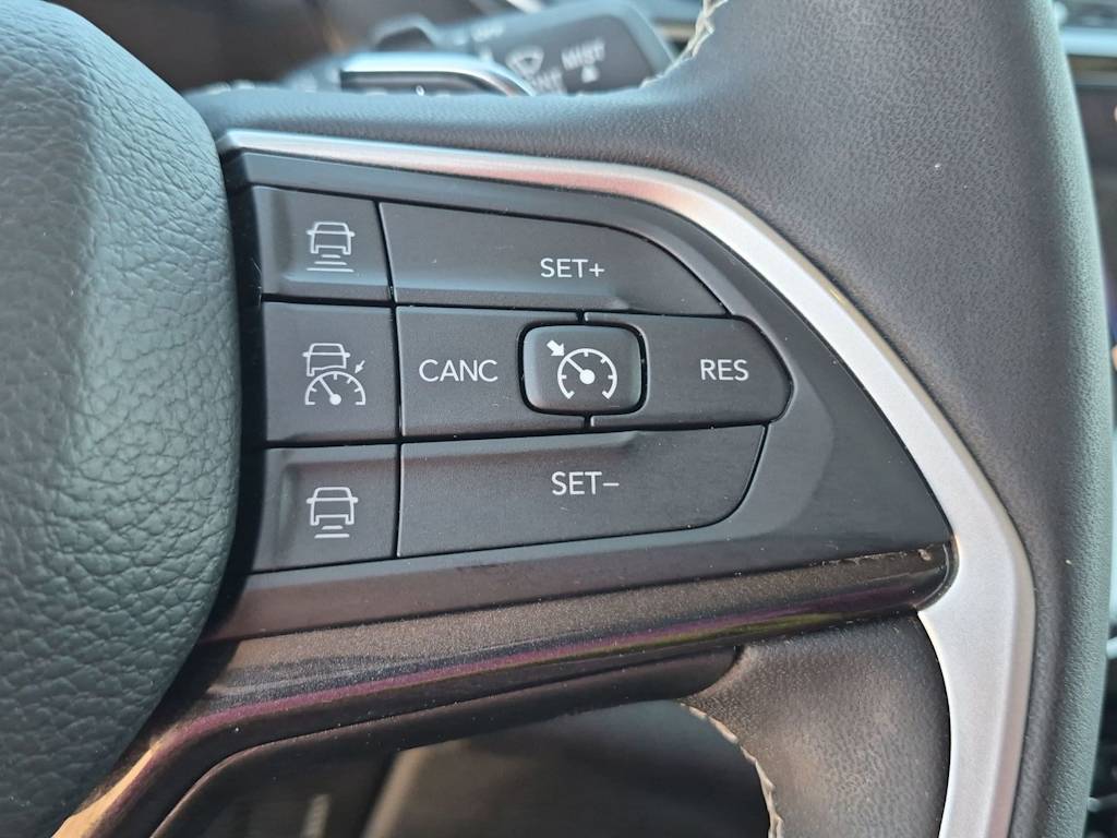 Thumbnail: 2023 Jeep Grand Cherokee - 29