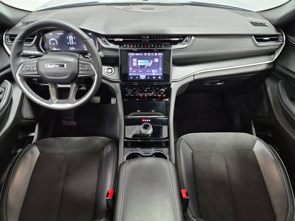 Thumbnail: 2023 Jeep Grand Cherokee - 9