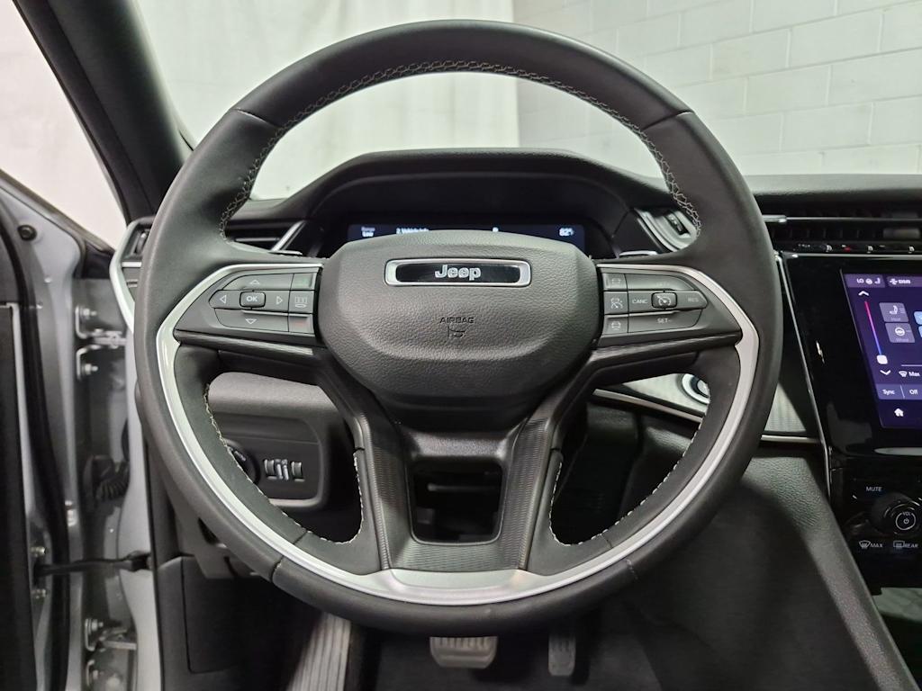 Thumbnail: 2023 Jeep Grand Cherokee - 13