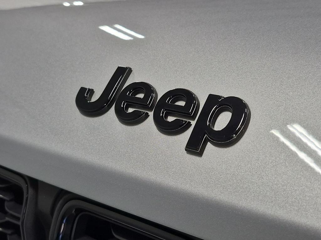 Thumbnail: 2023 Jeep Grand Cherokee - 7