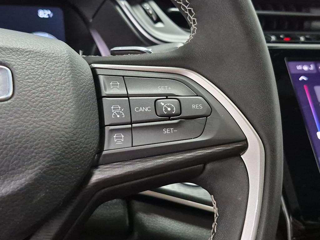 Thumbnail: 2023 Jeep Grand Cherokee - 32