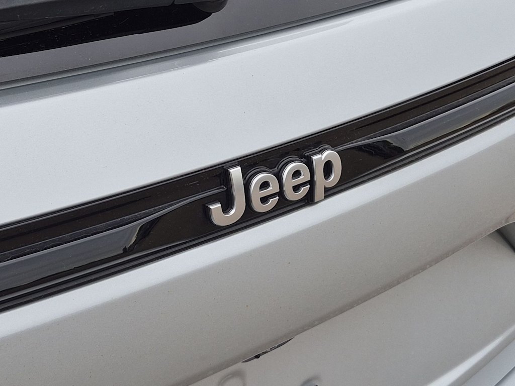 Thumbnail: 2022 Jeep Grand Cherokee - 7