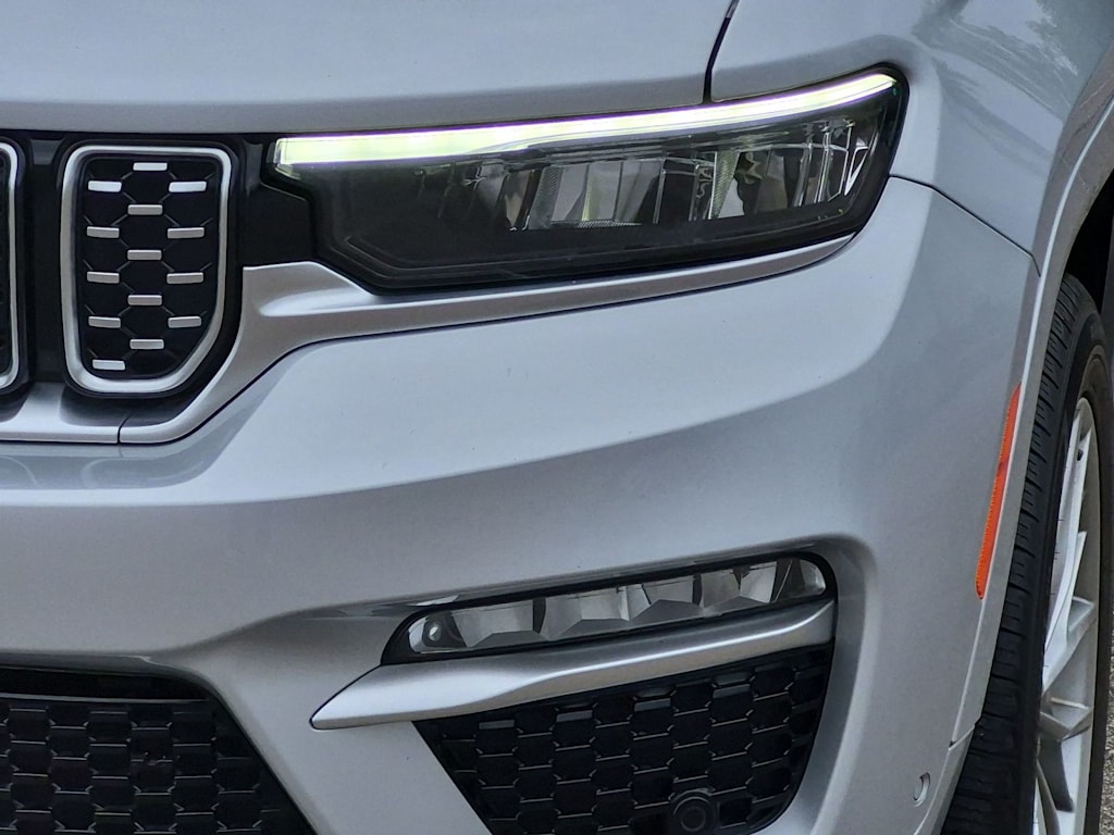 Thumbnail: 2022 Jeep Grand Cherokee - 31