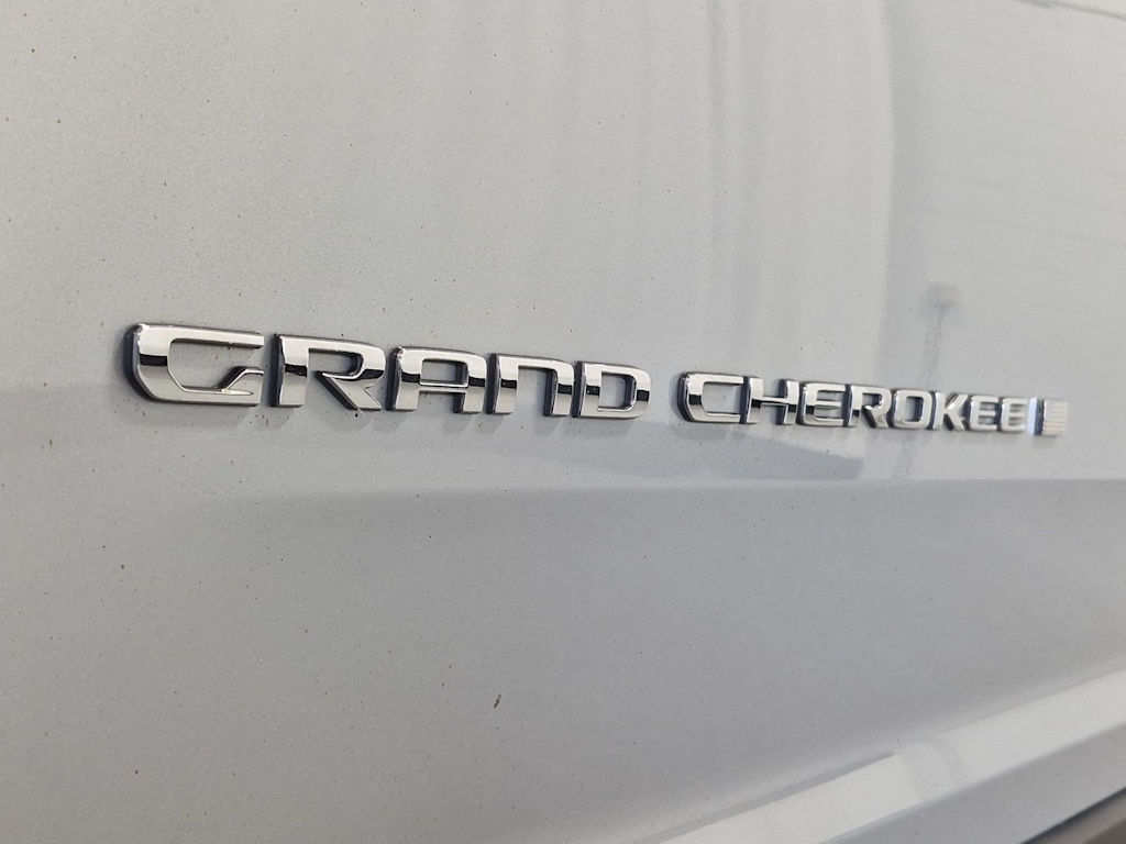 Thumbnail: 2023 Jeep Grand Cherokee L - 25