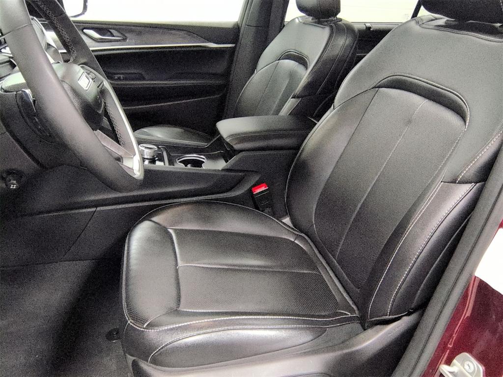 Thumbnail: 2024 Jeep Grand Cherokee L - 11