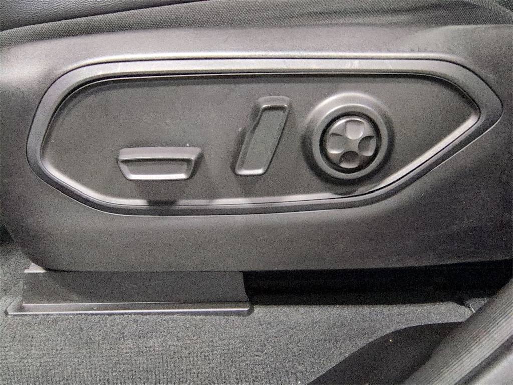 Thumbnail: 2024 Jeep Grand Cherokee L - 24