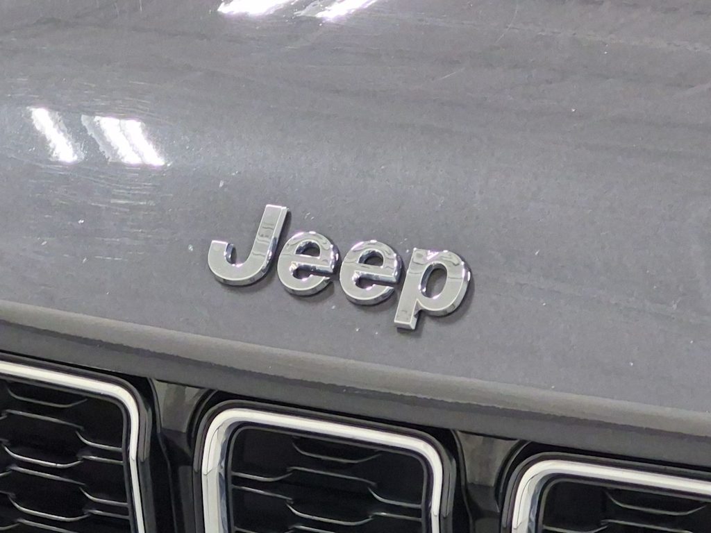 Thumbnail: 2024 Jeep Grand Cherokee L - 7