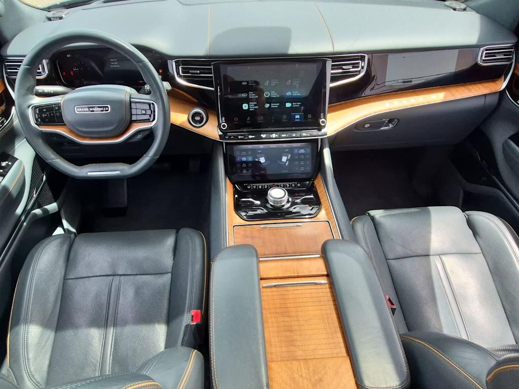 Thumbnail: 2022 Jeep Grand Wagoneer - 8