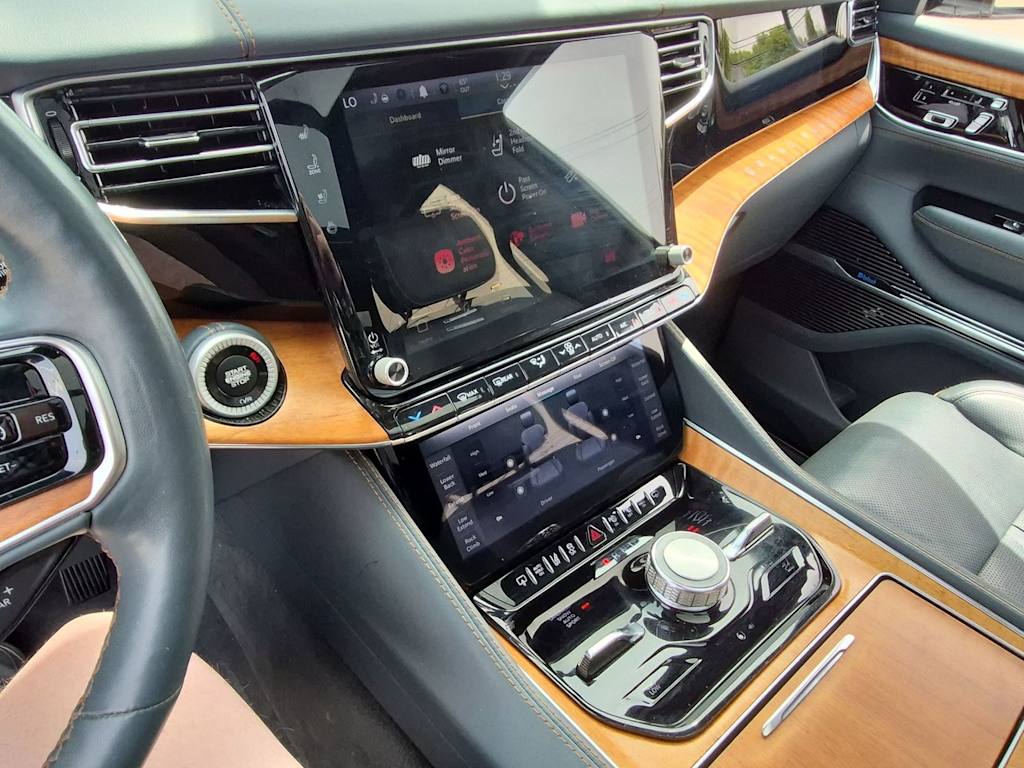 Thumbnail: 2022 Jeep Grand Wagoneer - 13