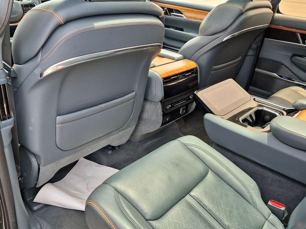 Thumbnail: 2022 Jeep Grand Wagoneer - 33