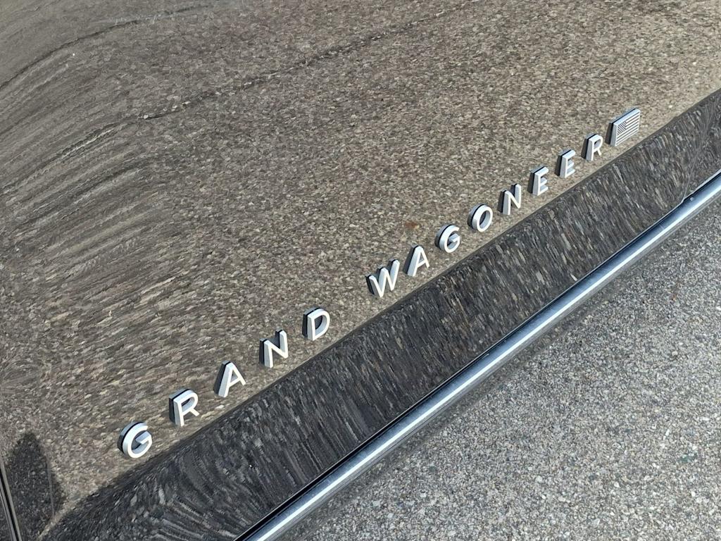 Thumbnail: 2022 Jeep Grand Wagoneer - 31
