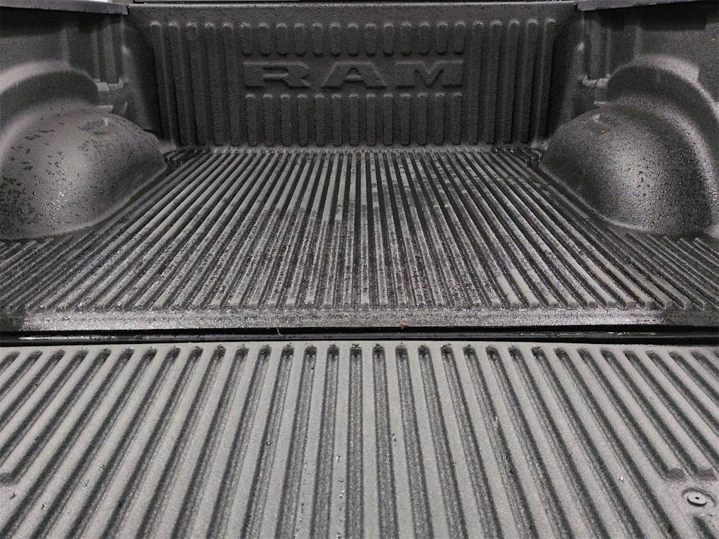 Thumbnail: 2025 RAM 1500 - 17