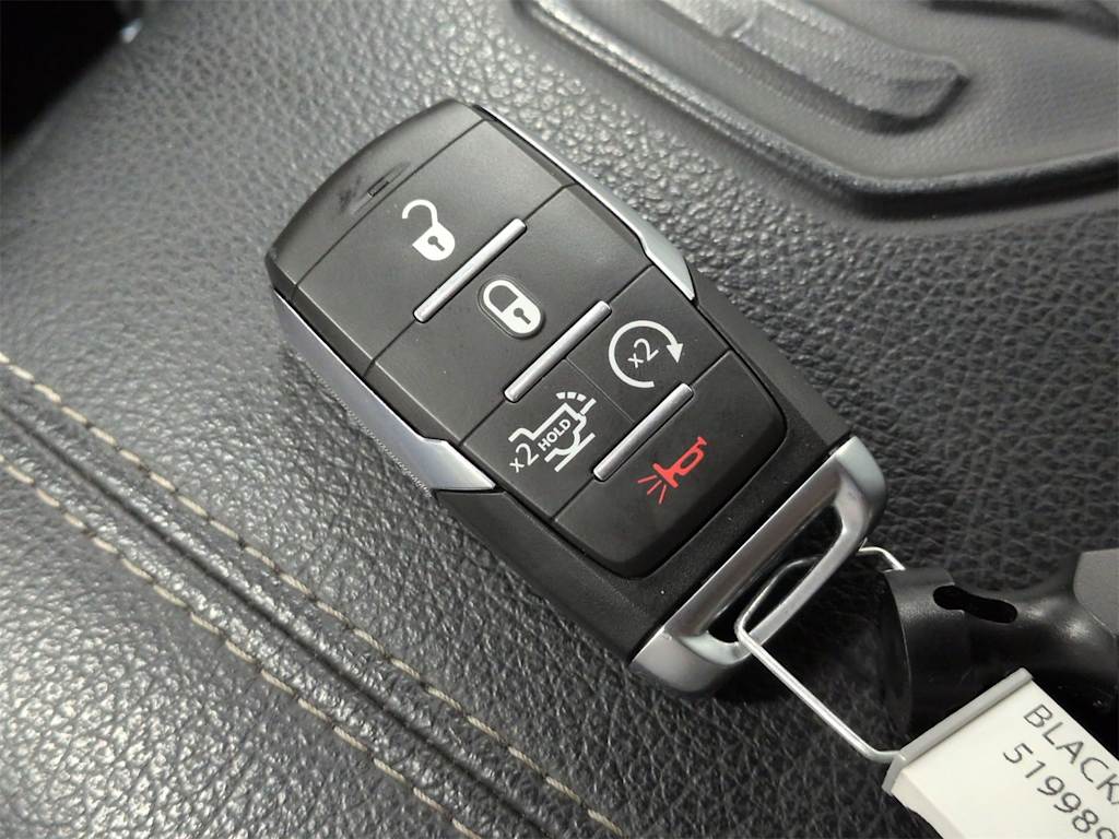 Thumbnail: 2025 RAM 1500 - 18