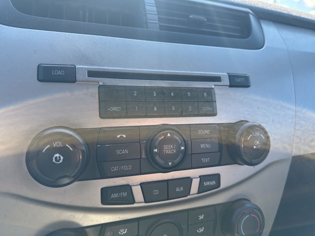 Thumbnail: 2011 Ford Focus - 30