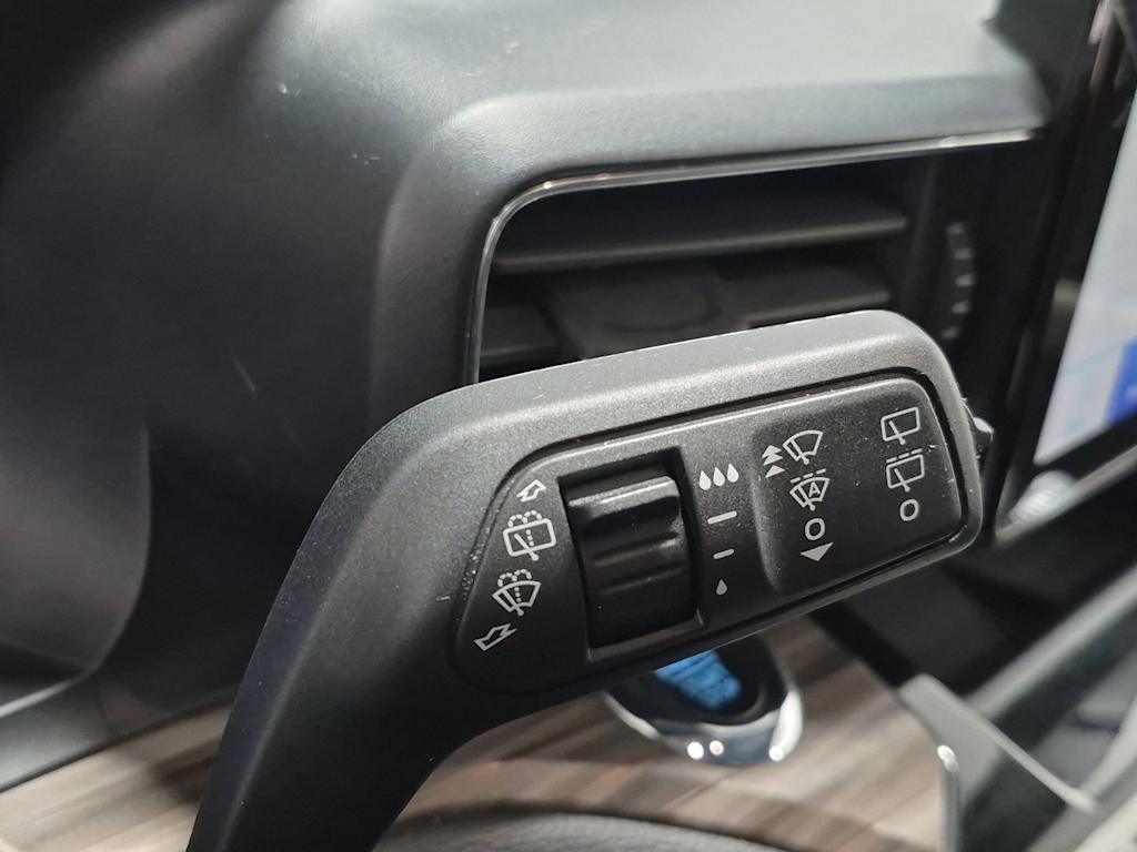 Thumbnail: 2022 Ford Explorer - 30