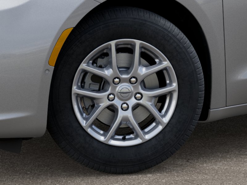 Thumbnail: 2026 Chrysler Pacifica - 6