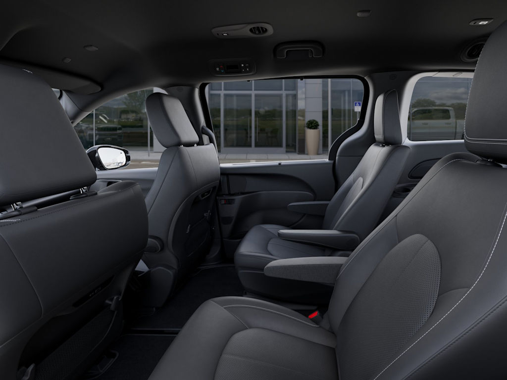 Thumbnail: 2026 Chrysler Pacifica - 10