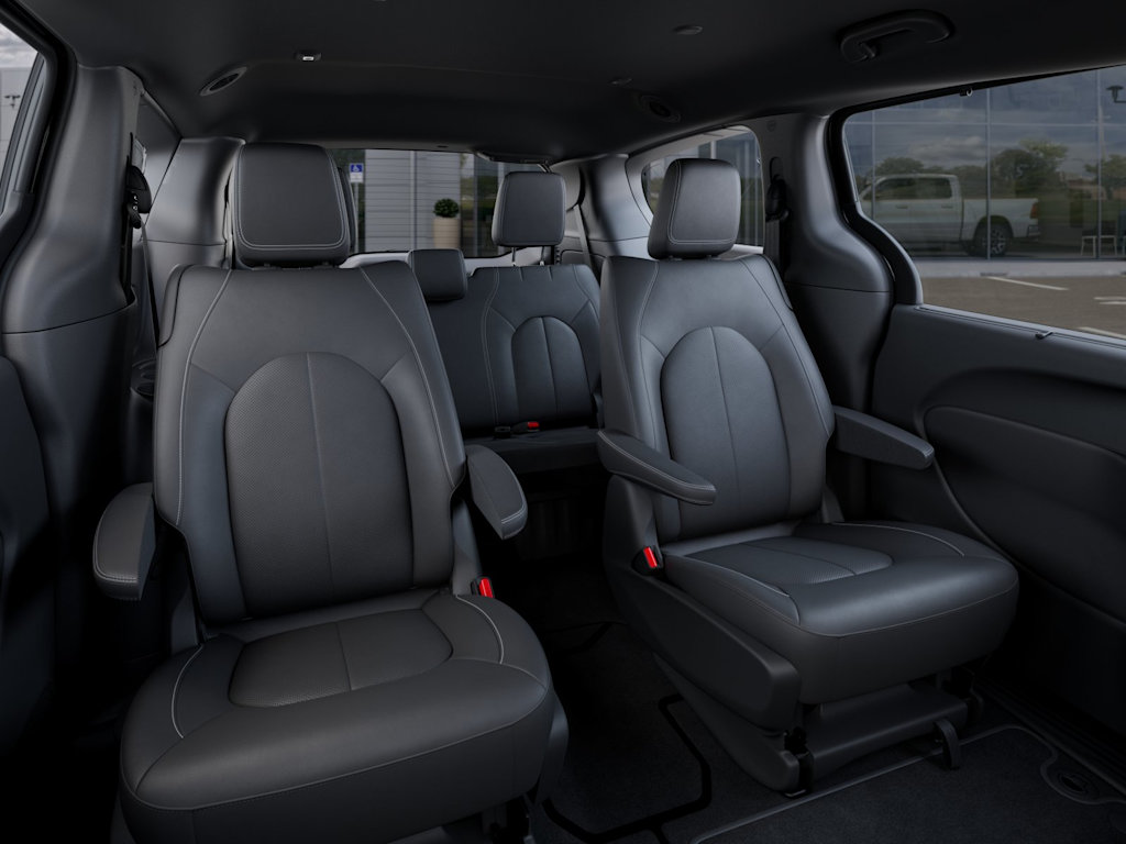Thumbnail: 2026 Chrysler Pacifica - 8