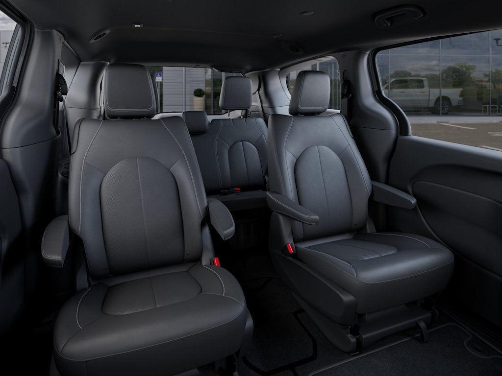 Thumbnail: 2027 Chrysler Pacifica - 10