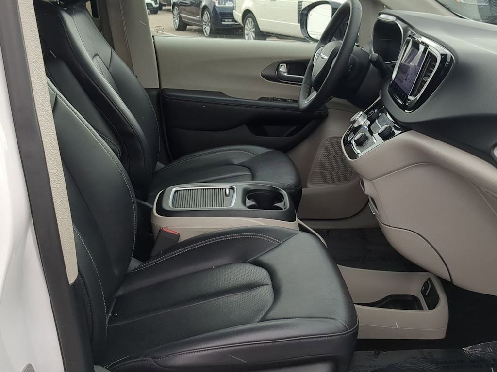 Thumbnail: 2024 Chrysler Pacifica - 11