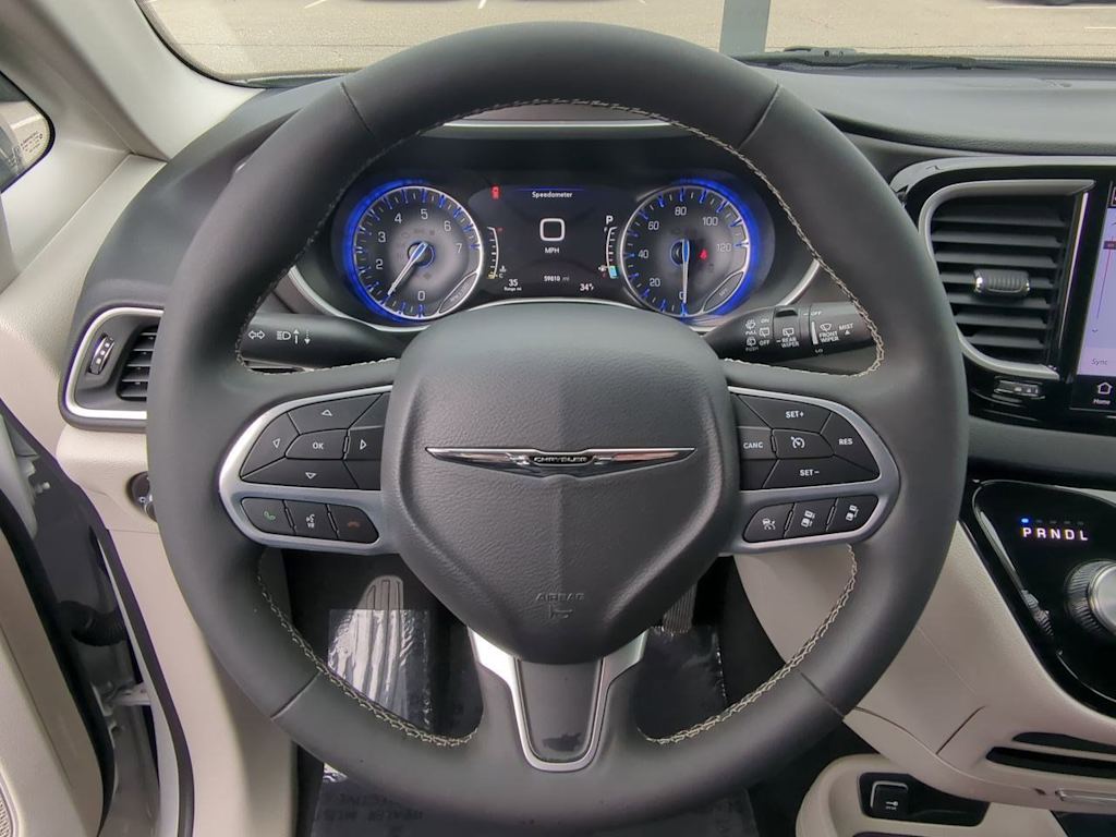 Thumbnail: 2024 Chrysler Pacifica - 13