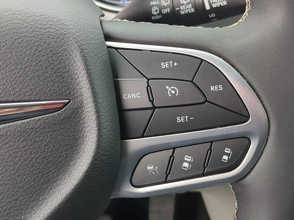 Thumbnail: 2024 Chrysler Pacifica - 28