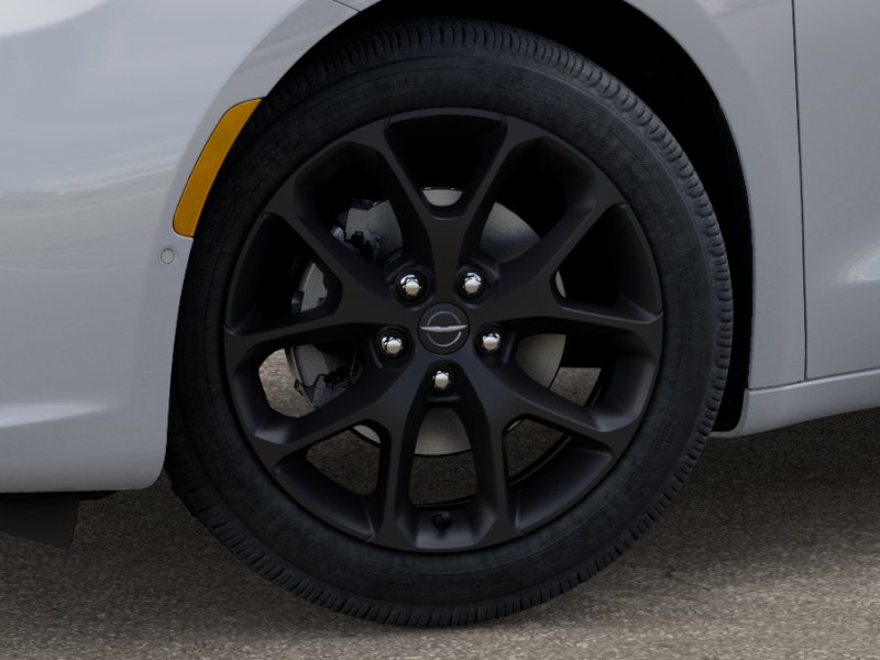 Thumbnail: 2026 Chrysler Pacifica - 8