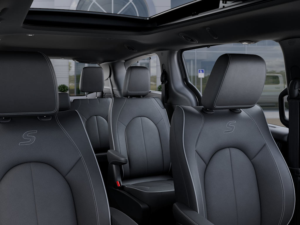 Thumbnail: 2026 Chrysler Pacifica - 26