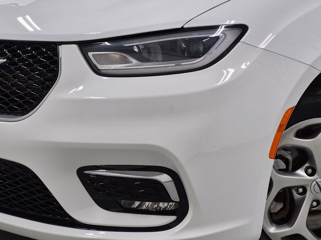 Thumbnail: 2023 Chrysler Pacifica - 24